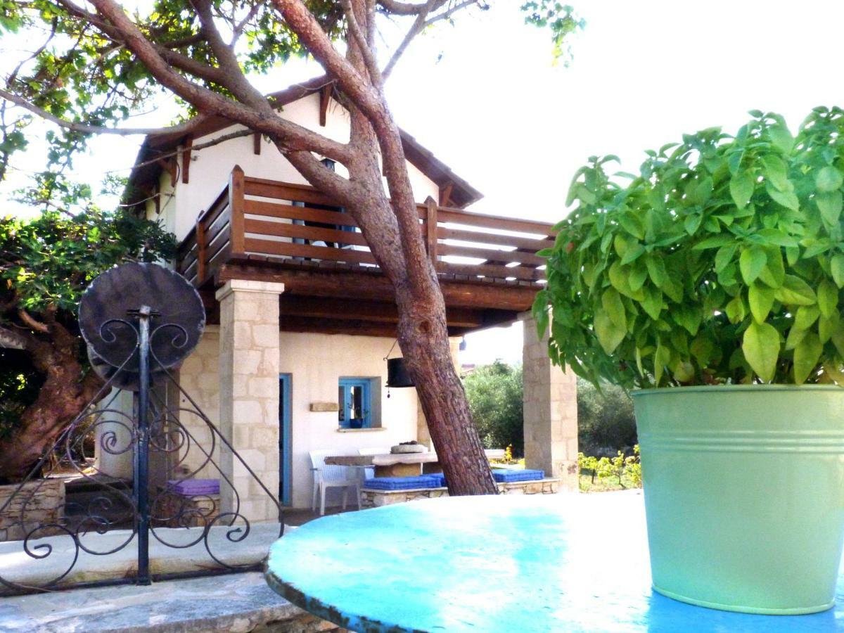 Villa Antonia Almirida Exteriör bild